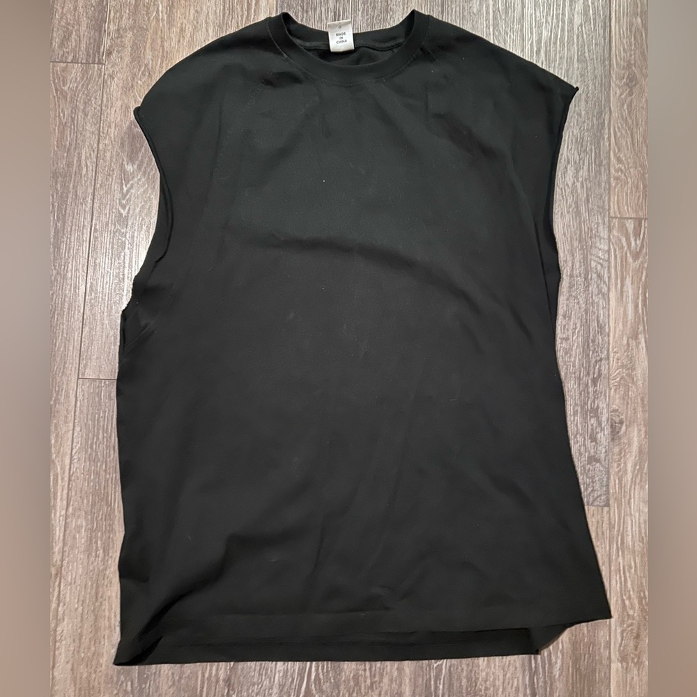 Classic Black Sleeveless Tee